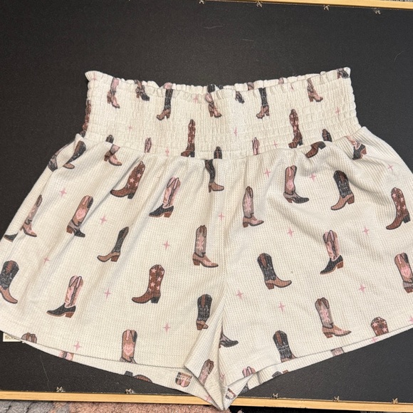 Z Supply Pants - Z Supply High Waist Boot Print Shorts - Cream and Pink